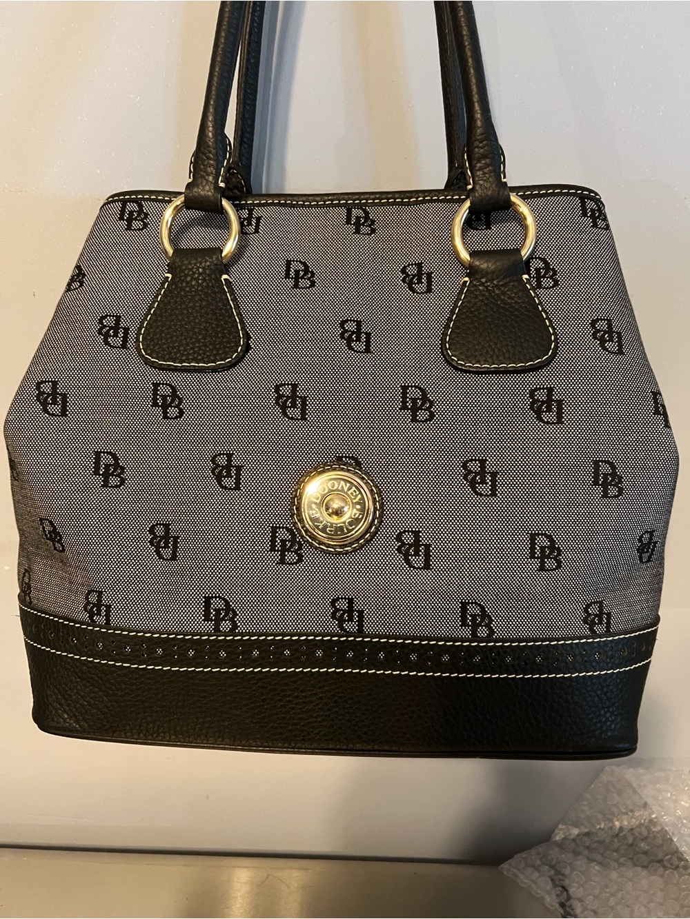 Dooney & Bourke Black and Gray Signature Shoulder Bag no call outs